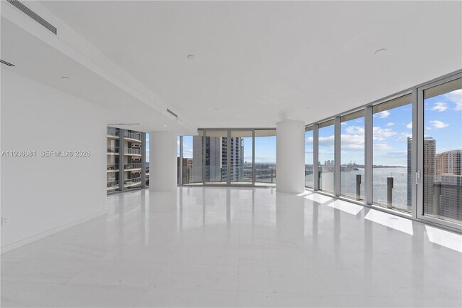 Foto del edificio - 300 Biscayne Blvd Way