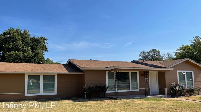 Foto del edificio - 4 br, 2 bath House - 205 Randol Mill