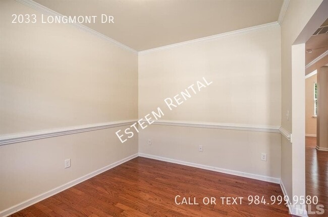 Building Photo - 2033 Longmont Dr