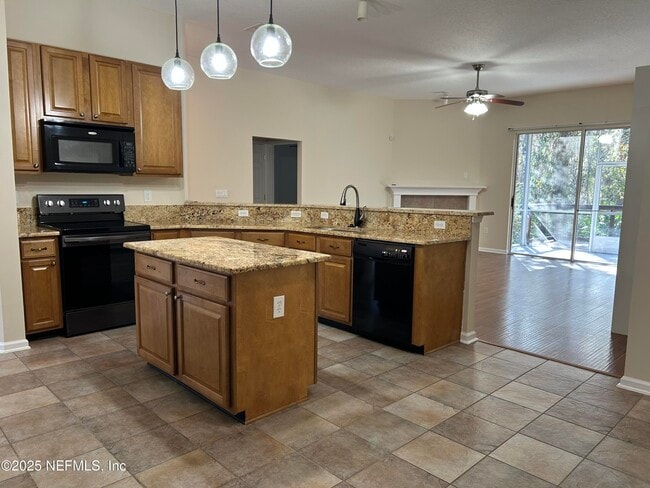 Building Photo - 1630 Majestic View Ln