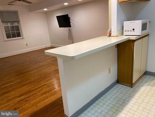 Foto del edificio - 42 Conshohocken State Rd