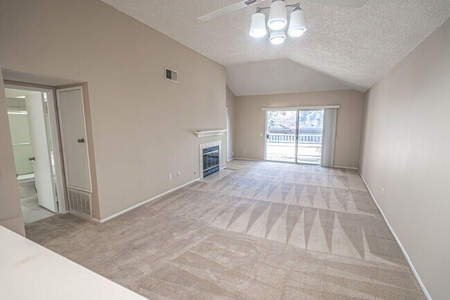 Foto del edificio - COMING SOON! Las Ventanas Community 2 Bedroom Condo in Valencia!