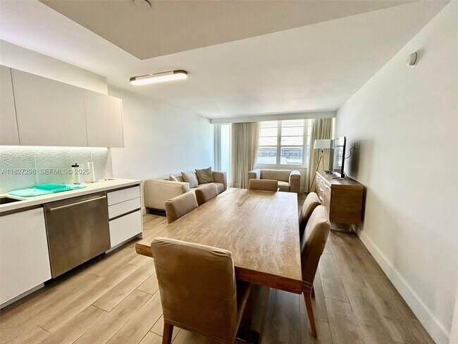 Foto del edificio - 100 Lincoln Rd