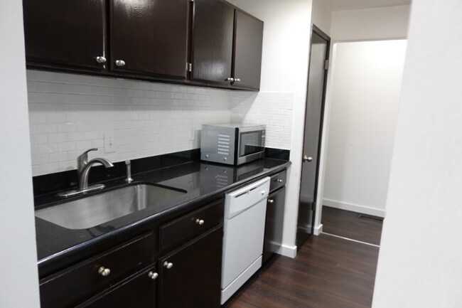 Foto del edificio - 1400 153rd Ave NE