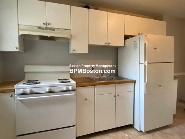 Building Photo - 167 Delhi St