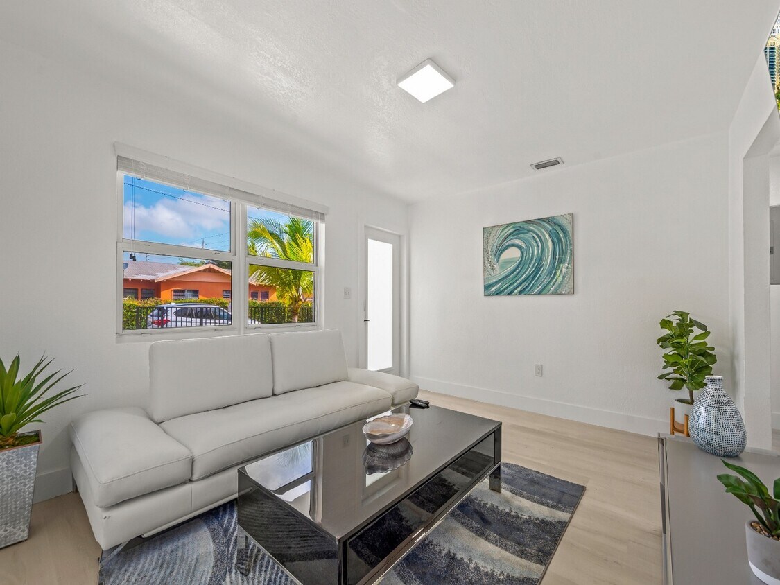 Photo - 100 NW 45th St (Miami, FL)