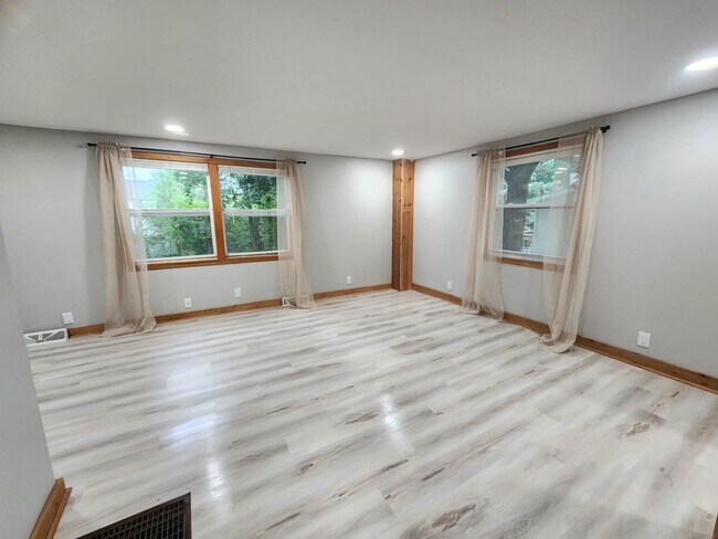 Building Photo - 1217 Garden Ave