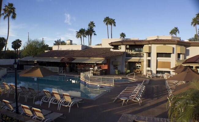 Foto del edificio - 6302 E Camelback Rd
