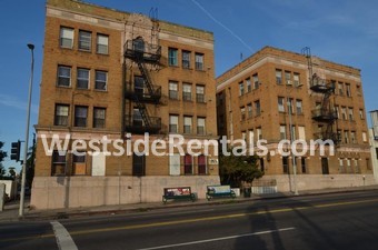 Foto principal - 1057 S Western Ave