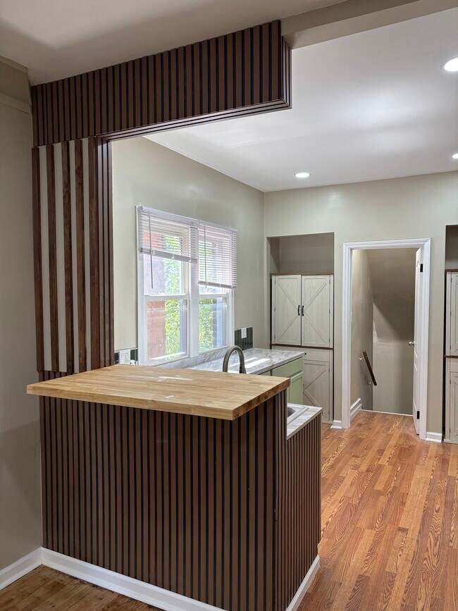 Foto del edificio - 2536 Calvert St