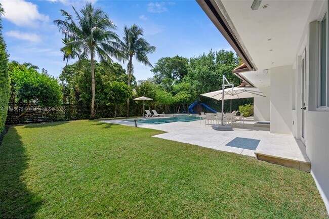 Foto del edificio - 636 Melaleuca Ln