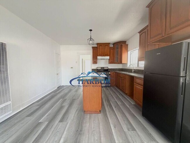 Foto del edificio - 645 W 15th St