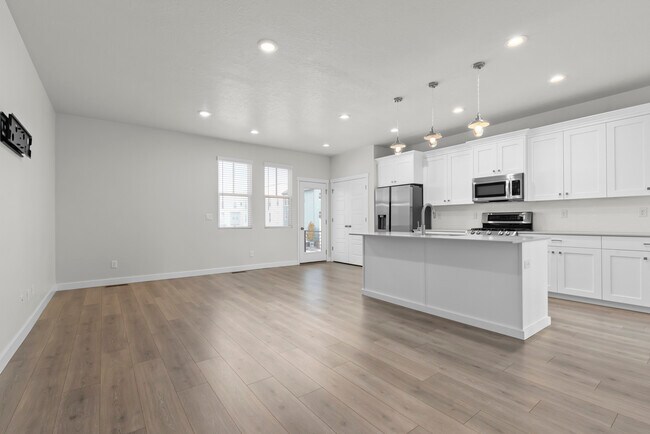 Building Photo - 4998 W Daybreak Pkwy