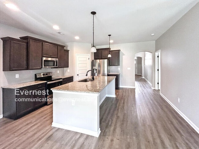 Building Photo - 118 Holly Fern Dr.