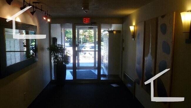 Photo - 2Br/1Bth near Coolidge Corner. Walk to Green Line. Laundry in building House