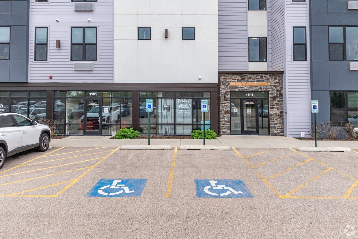 Entrada - Randall Crossings Promenade