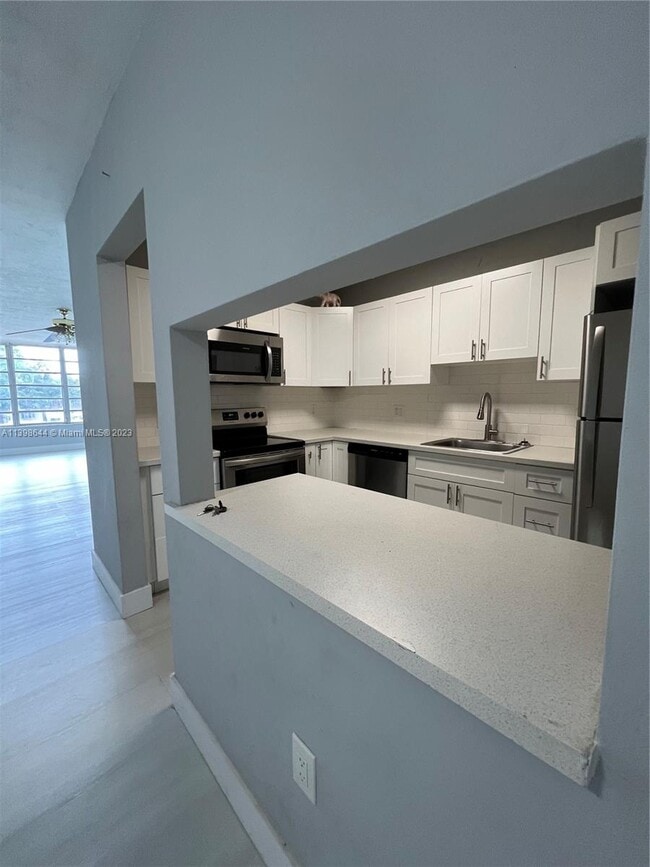 Building Photo - 1475 NE 125th Terrace