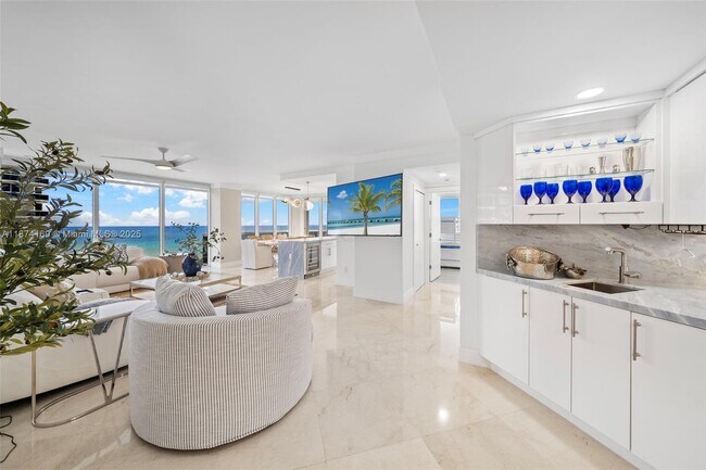 Building Photo - 4775 Collins Ave