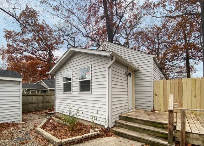 Building Photo - 1405 Redwing Rd