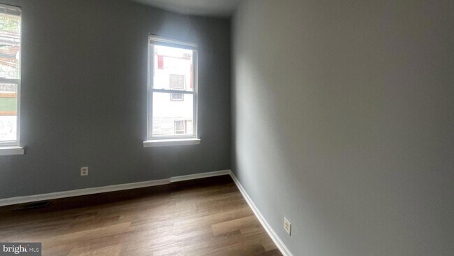 Foto del edificio - 1235 W Hazzard St