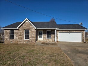 Building Photo - 1015 Monica Dr