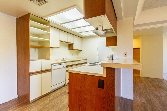 Foto del edificio - Come Check Out this Class 2BED, 2BATH CONDO