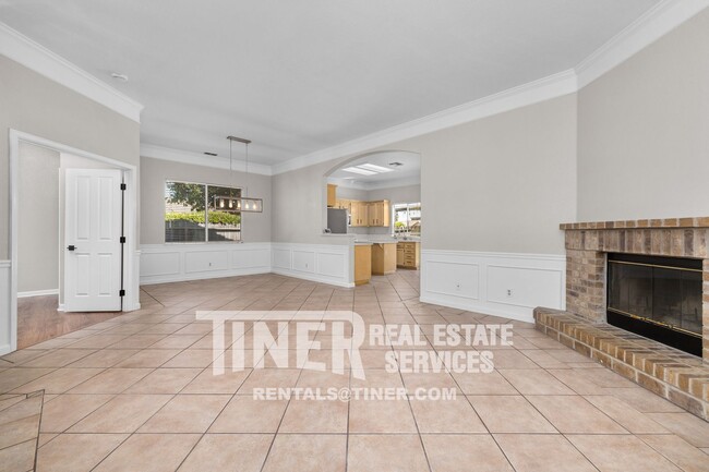 Building Photo - 11 Promenade Ct