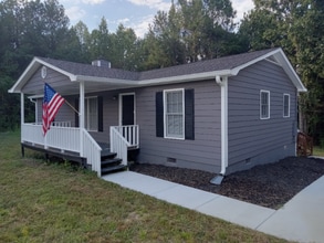 Building Photo - 858 Mann Rd