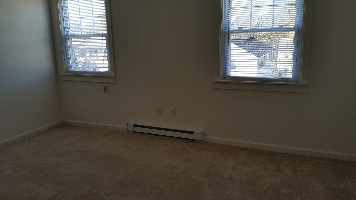 407 Cherrydale Ave, Front Royal, VA 22630 Apartments in Front Royal