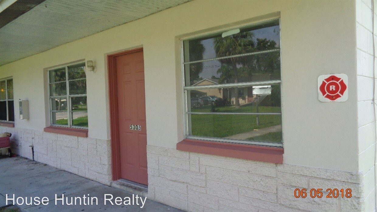 Foto principal - 2 br, 1 bath Apartment - 5305 AVERY RD