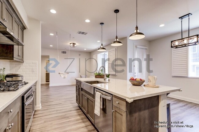 Foto del edificio - 7446 Palazzo Pl