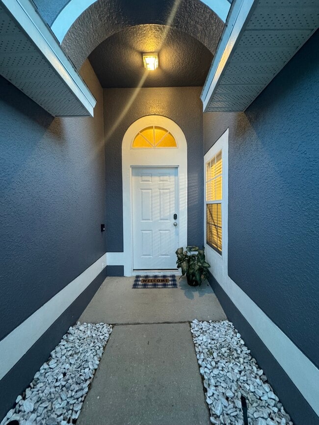 Building Photo - 322 Halstead Dr