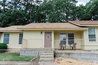 Building Photo - 7 Perralena Ln