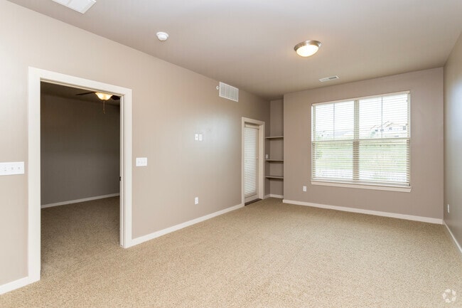 1BR, 1BA - Goldenrod 2 - Shadow Lake Square