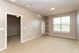 1BR, 1BA - Goldenrod 2 - Shadow Lake Square