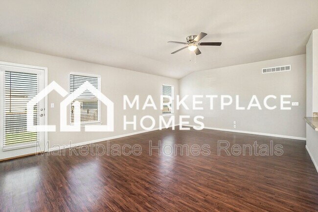 Building Photo - 733 S Magnolia St