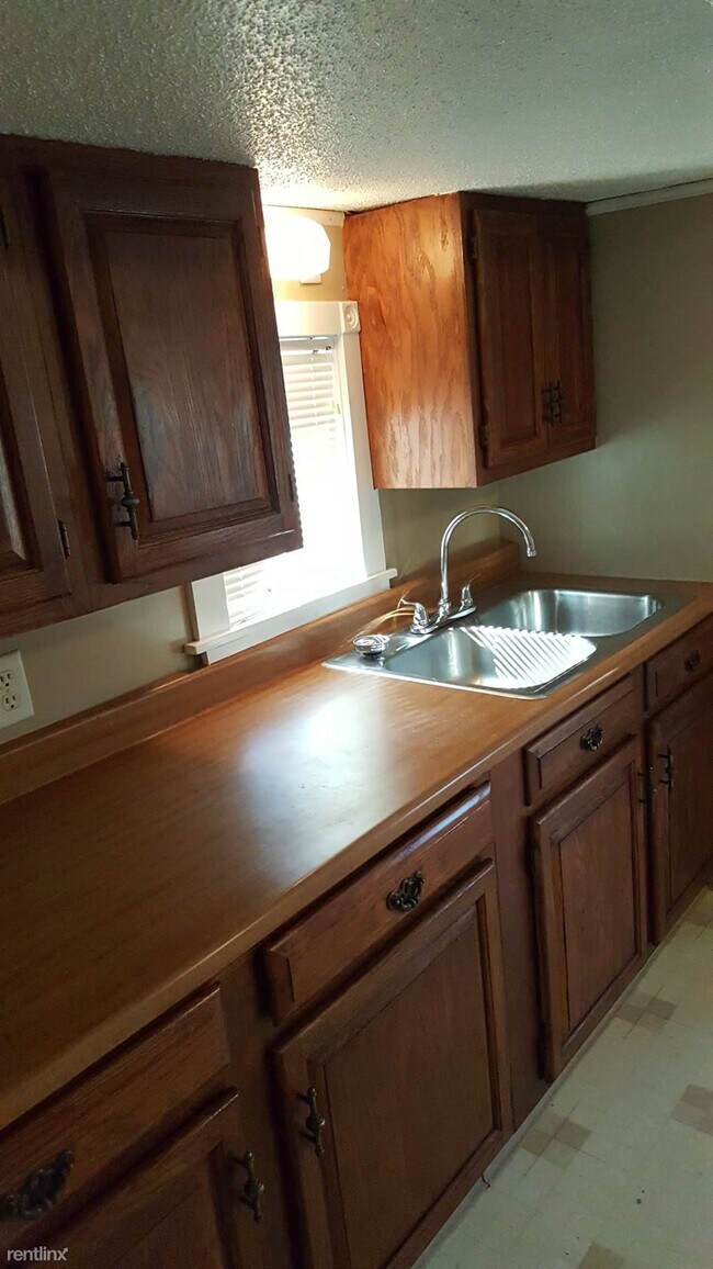 Building Photo - 1 br, 1 bath House - 331 Saint Cloud Street