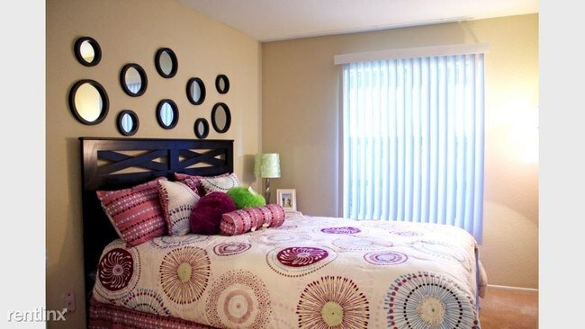 Foto del edificio - 17715 Wayforest Dr