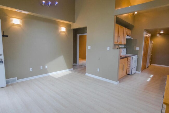 Building Photo - Beautiful 2Bedroom Single Family Ranch Hom...