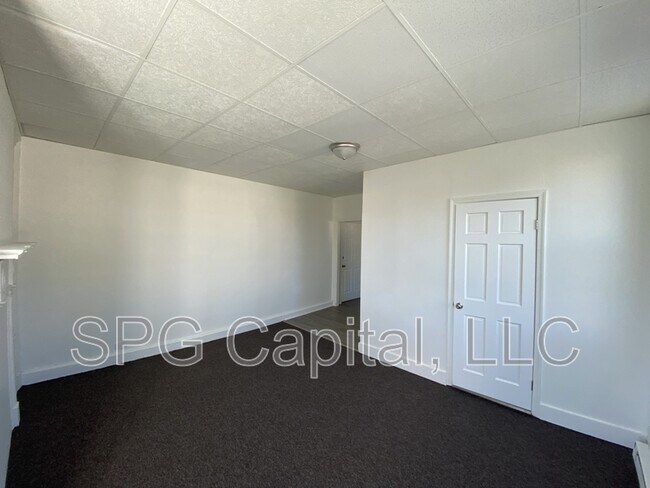 Foto del edificio - 7402 Lincoln Way W