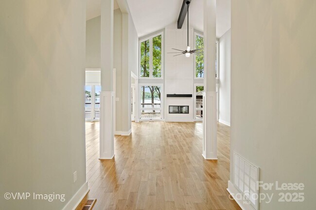 Foto del edificio - 449 Windward Dr