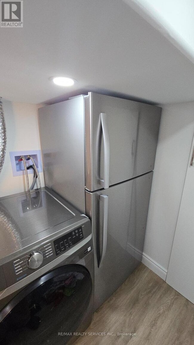 Building Photo - 920 Tartan Ct