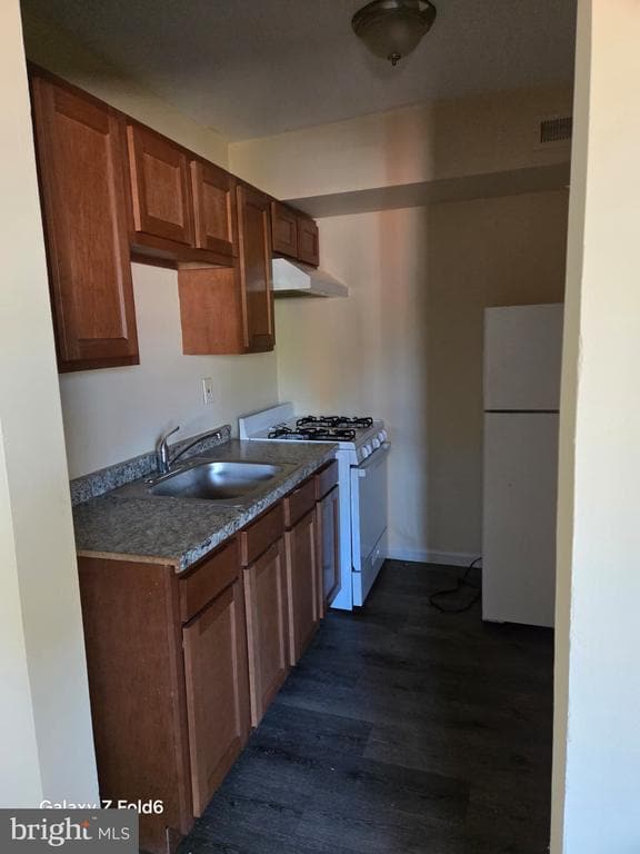Foto principal - 5018 Denmore Ave