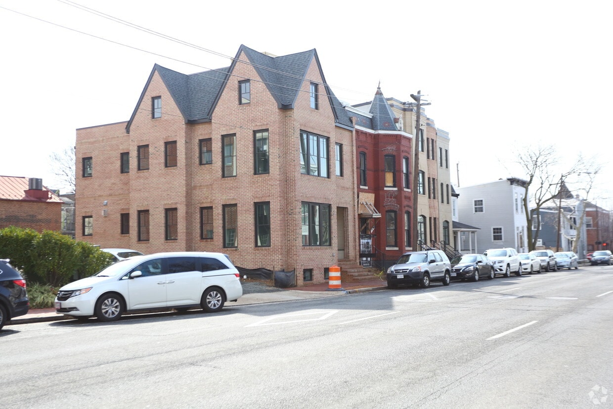  - 206-212 S Patrick St
