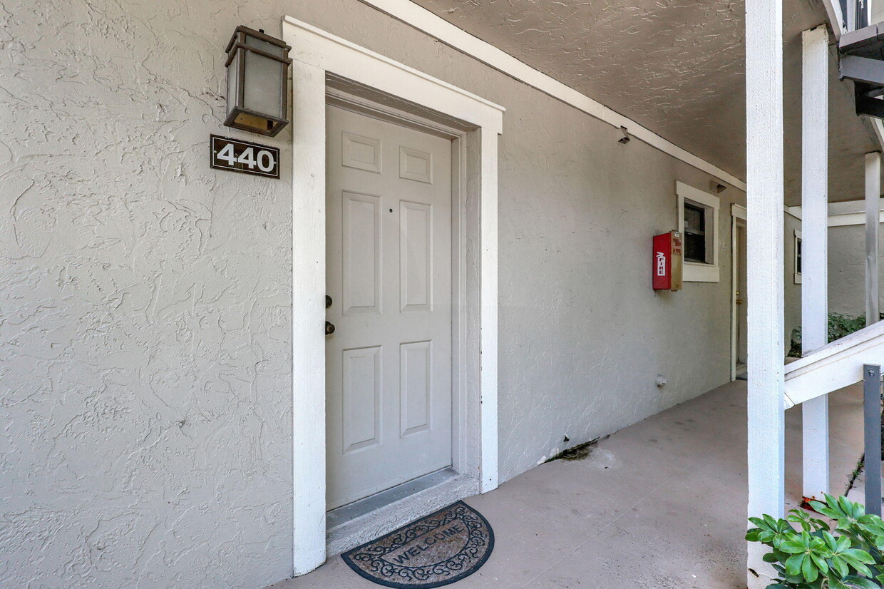 Primary Photo - 11863 Wimbledon 440 Cir