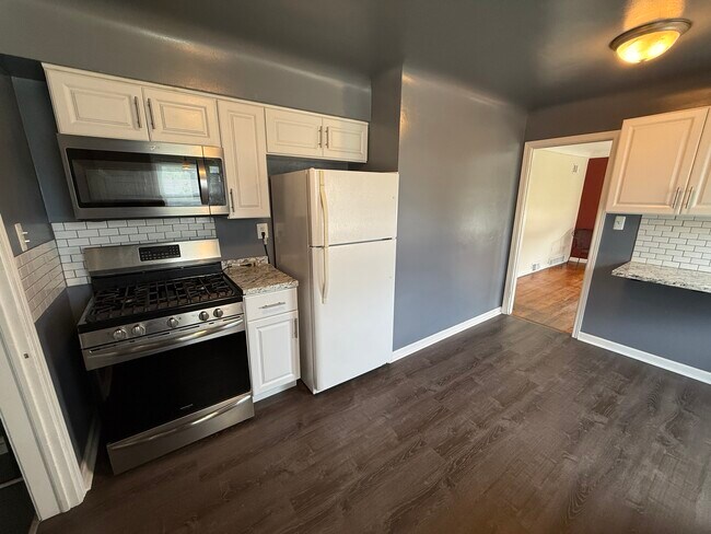 Foto del edificio - 22420 Lilac St