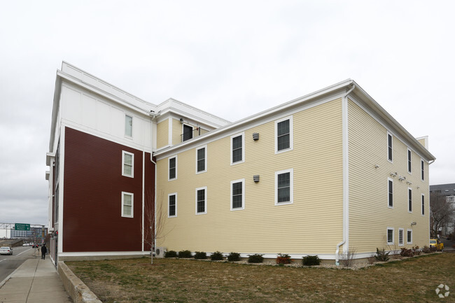 Building Photo - Rutherford Landing