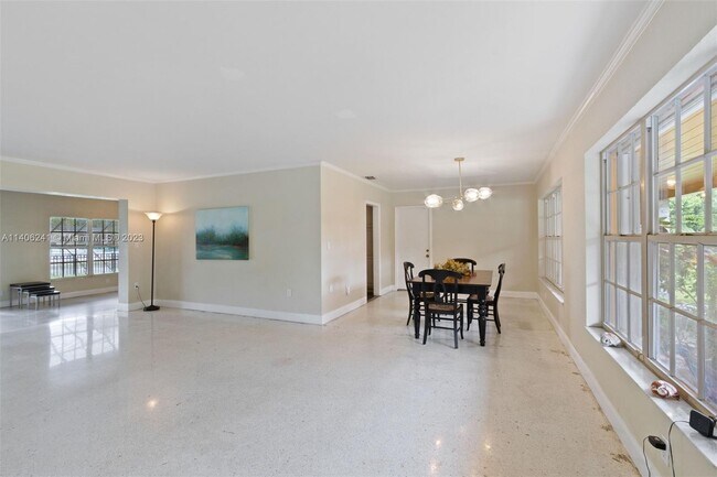 Foto del edificio - 6190 SW 63rd Ave