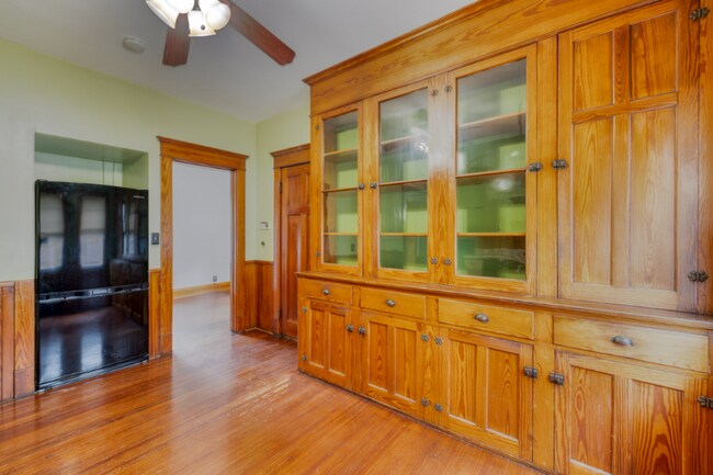 Building Photo - 239 Summit Ave