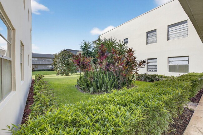 Foto del edificio - 538 Normandy Ln